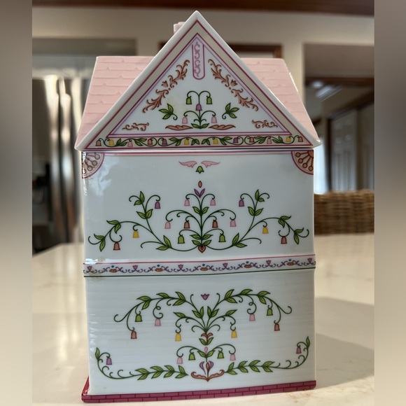 Lenox Village Sugar Canister - 1990 - Picture 3 of 8